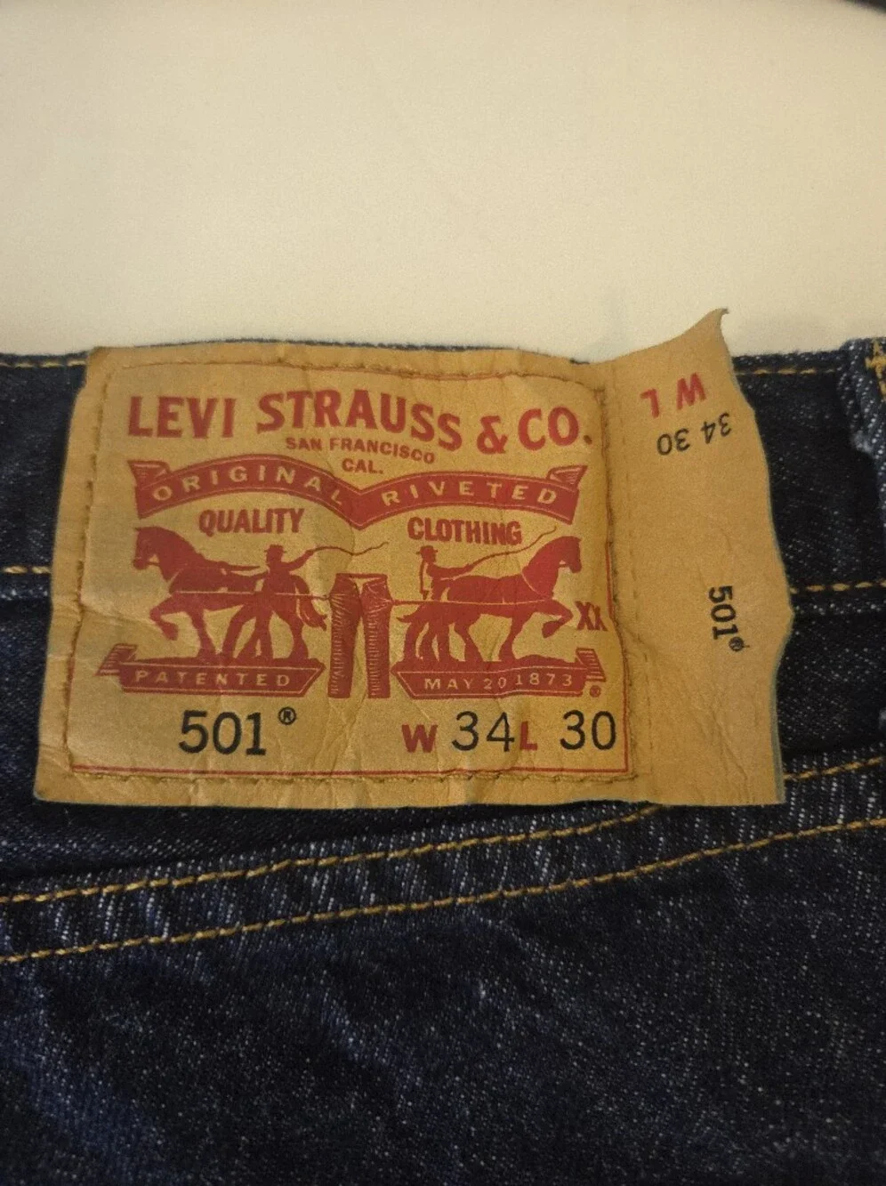 Levi's Men's Dark Wash 501 Button Fly Jeans Size 34 Inseam 30